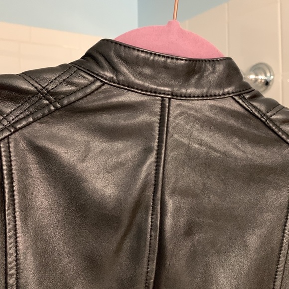 Banana Republic women’s leather jacket in Medium - Picture 16 of 17